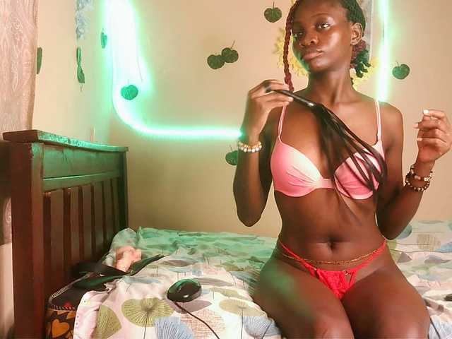 Luna-Noir's BongaCams show and profile