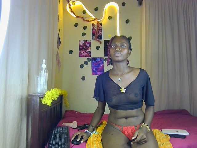 Luna-Noir live cam profile