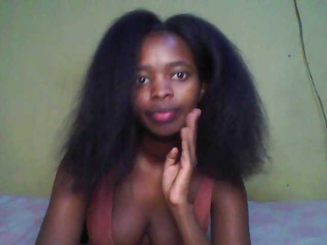 MissAnnaXO1's BongaCams show and profile