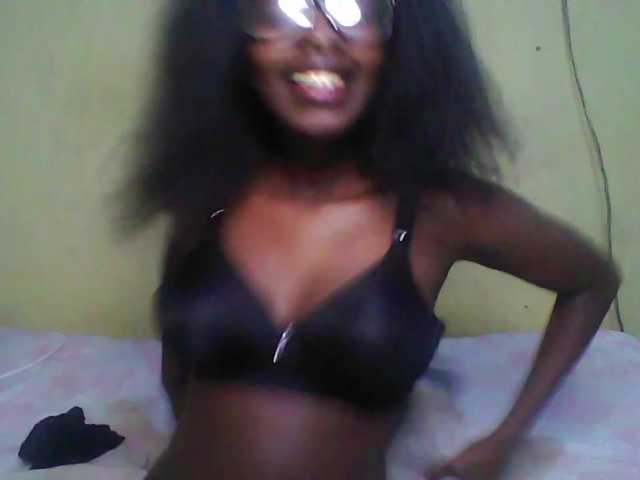 MissAnnaXO1's BongaCams show and profile