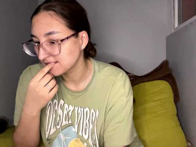 AdahLofredo's BongaCams show and profile