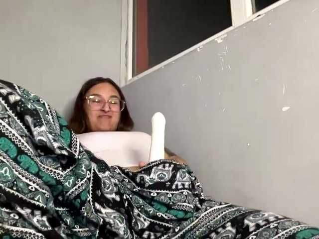 AdahLofredo's BongaCams show and profile