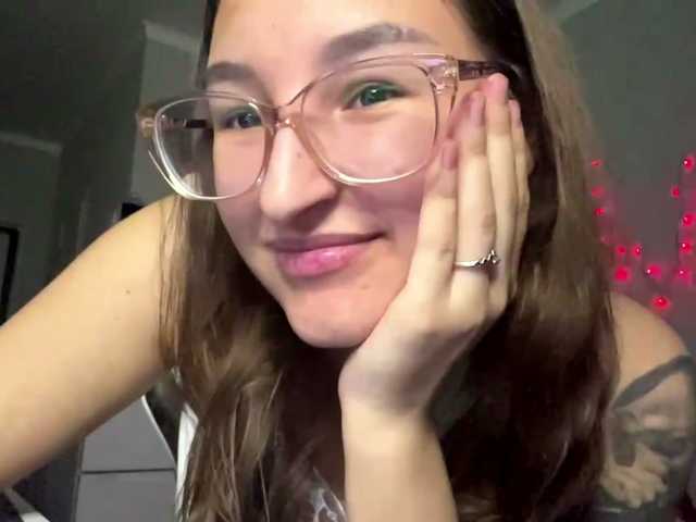 AdahLofredo's BongaCams show and profile