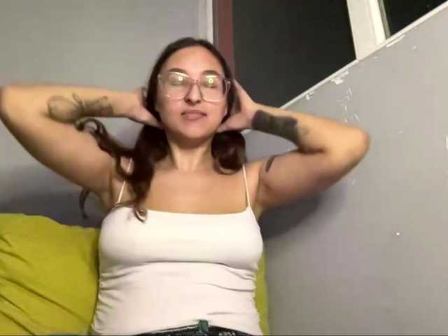 AdahLofredo's BongaCams show and profile