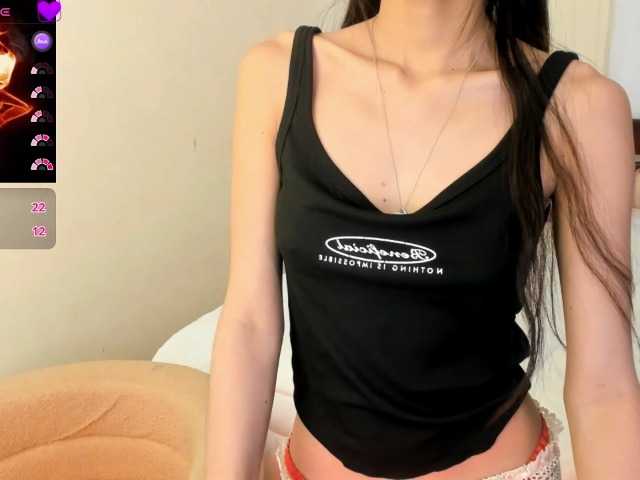 le modèle Luna-luna est en webcam porno dans un show sur le site bongacams, il possède les tags suivants: Asian,Brunette,Shaved