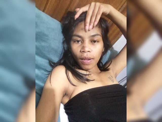 Emma75 Live Cam on BongaCams