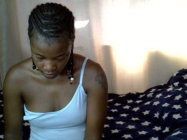 Queenbeib's BongaCams show and profile