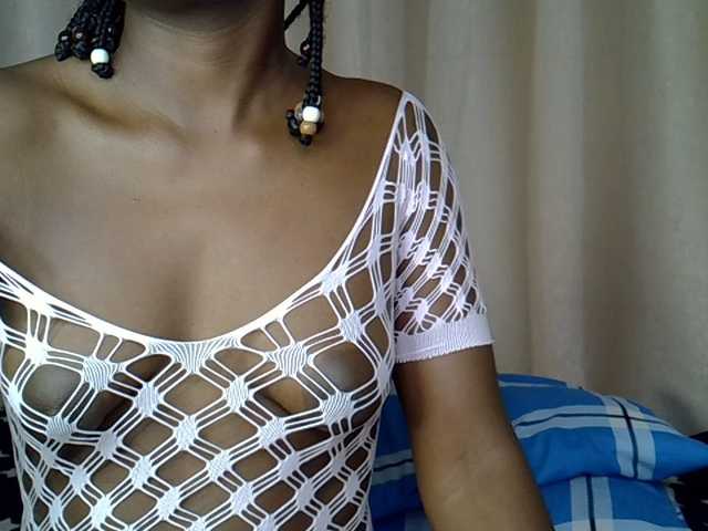 Queenbeib's BongaCams show and profile