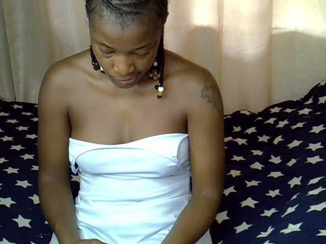 Queenbeib's BongaCams show and profile