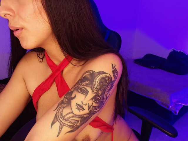 NicolWhitee's BongaCams show and profile