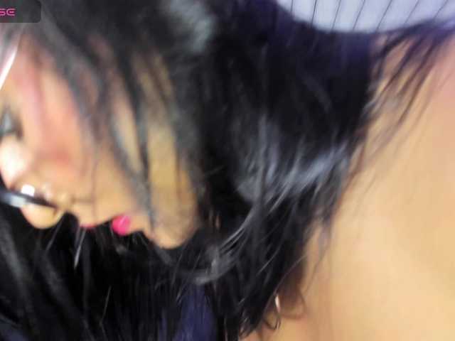 NaomiHudson's BongaCams show and profile