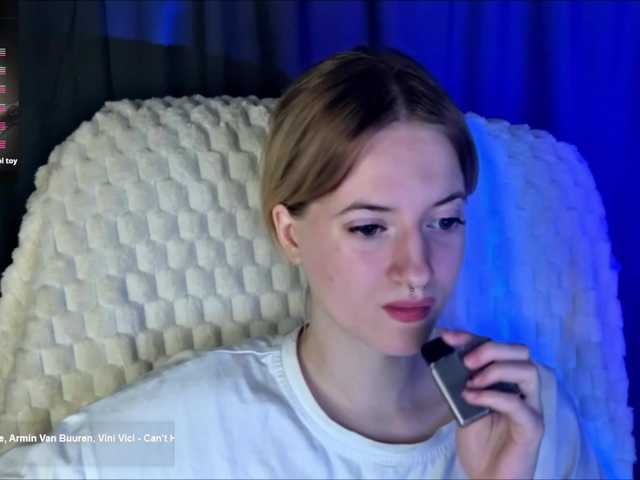 le modèle HeyAlise est en webcam porno dans un show sur le site bongacams, il possède les tags suivants: White/Caucasian,Blonde,Shaved