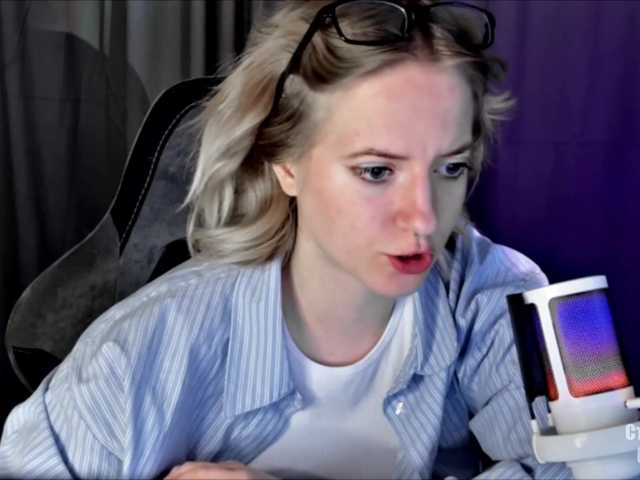 HeyAlise's BongaCams show and profile