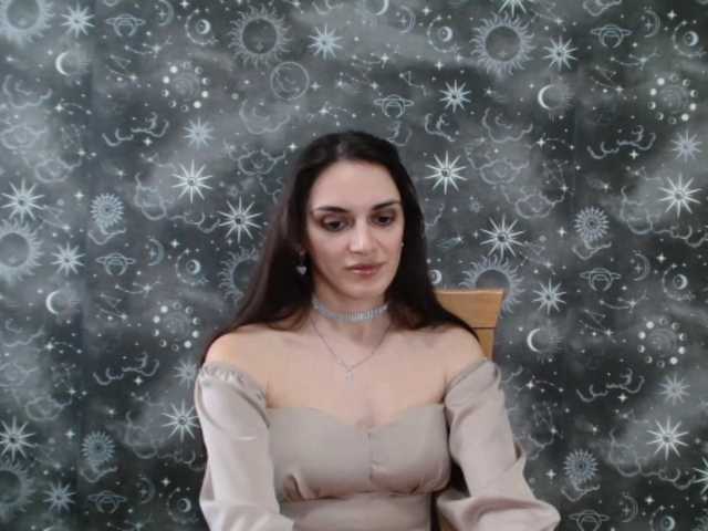 Roxi Cherry (RoxiCherry)