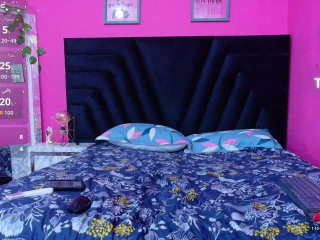 lovethickmommy's BongaCams show and profile