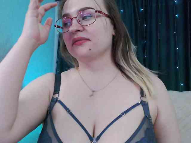 EmiliaLoures webcam