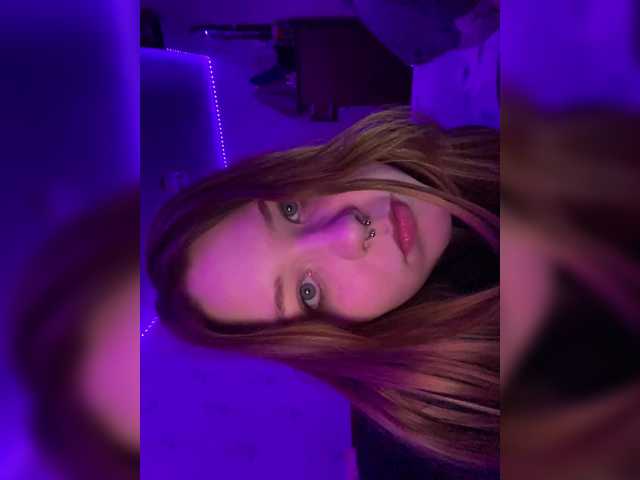 Vettaa's BongaCams show and profile