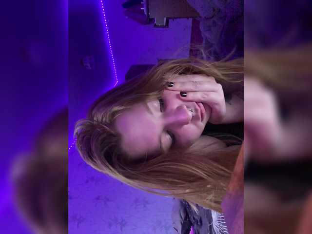 Vettaa's BongaCams show and profile