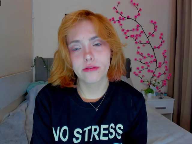 DellaRowwe's BongaCams show and profile