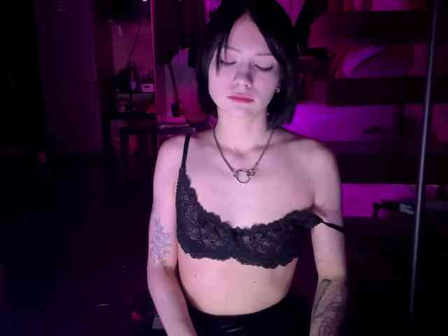 SuzanTisdell Live Webcam on BongaCams