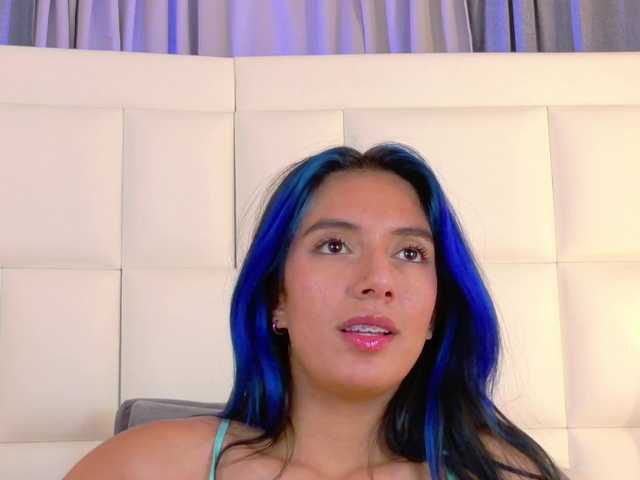 EmmaBleu's BongaCams show and profile