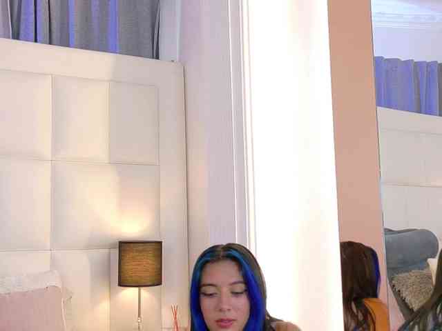 EmmaBleu Live Webcam on BongaCams