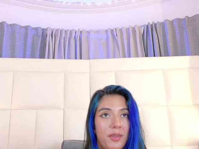 EmmaBleu webcam
