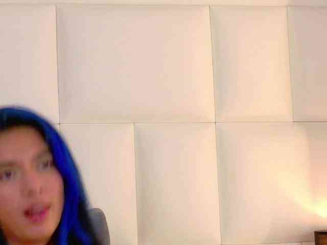 EmmaBleu webcam