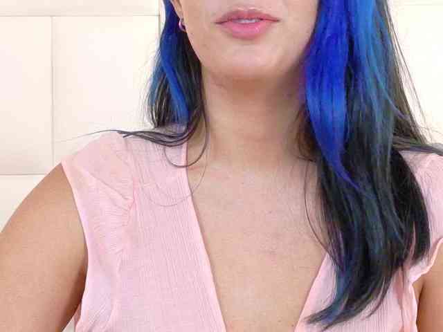 EmmaBleu webcam