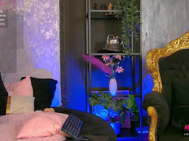 DivaCassie's BongaCams show and profile