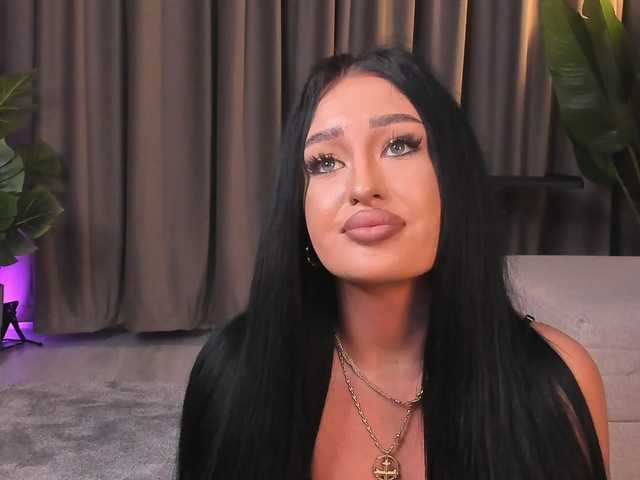 EmeraldKat's BongaCams show and profile