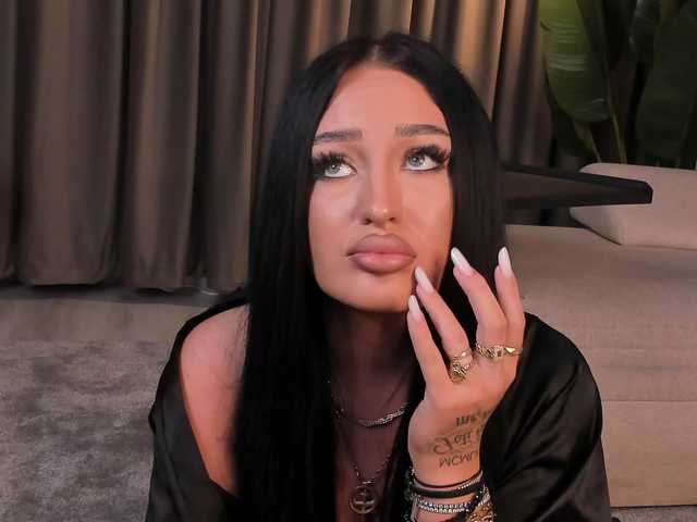 EmeraldKat's BongaCams show and profile