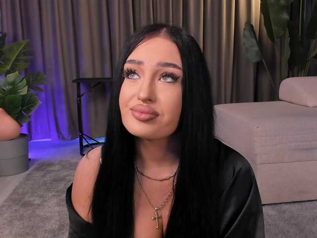 EmeraldKat's BongaCams show and profile