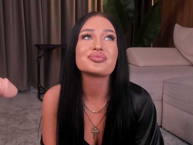 EmeraldKat's BongaCams show and profile