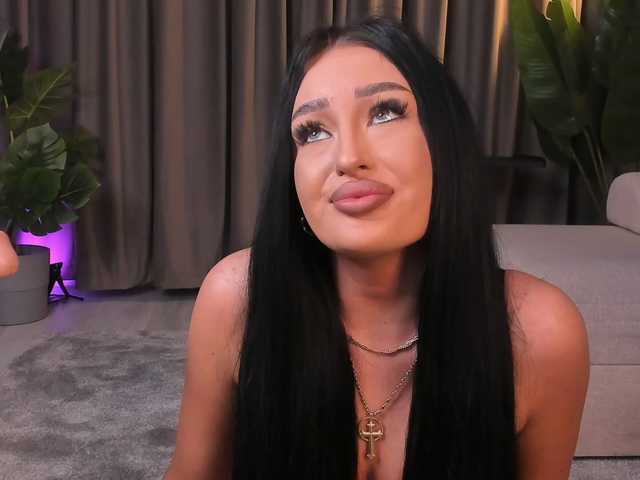 EmeraldKat's BongaCams show and profile