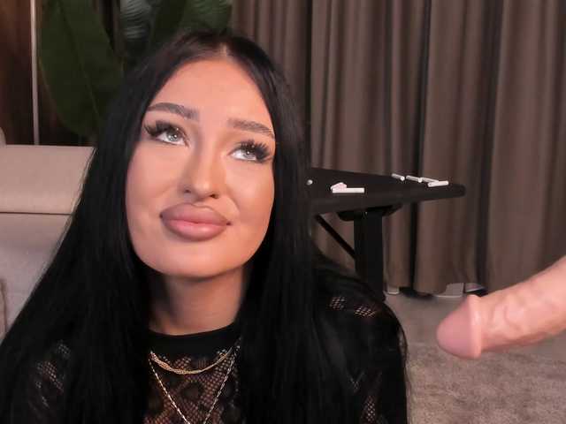 EmeraldKat's BongaCams show and profile