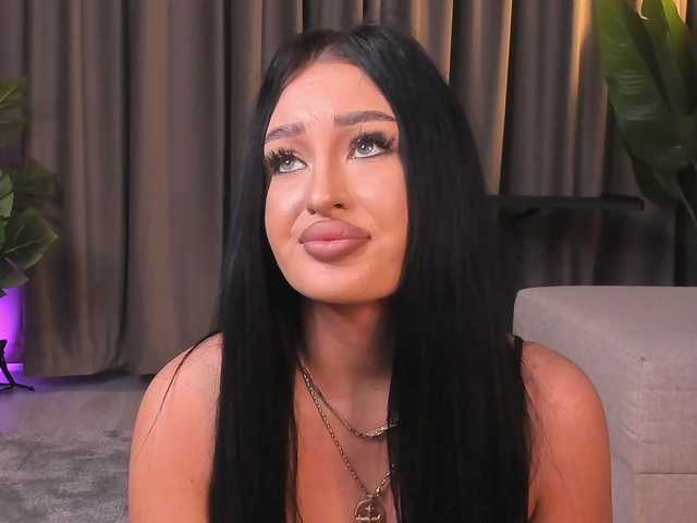 EmeraldKat's BongaCams show and profile