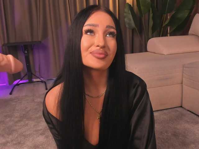 EmeraldKat's BongaCams show and profile