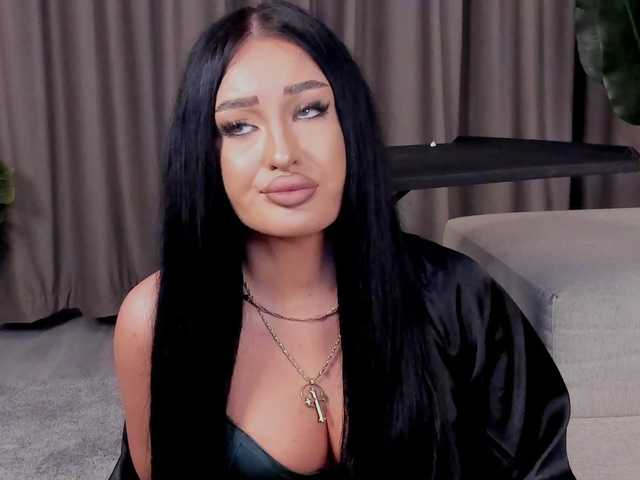 EmeraldKat's BongaCams show and profile