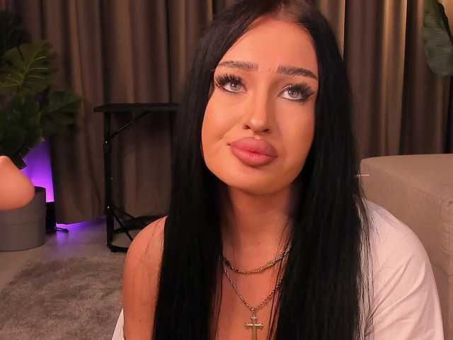 EmeraldKat's BongaCams show and profile