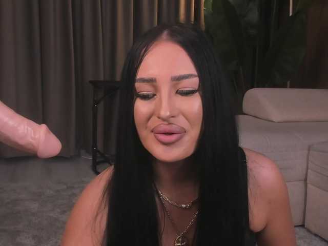 EmeraldKat's BongaCams show and profile