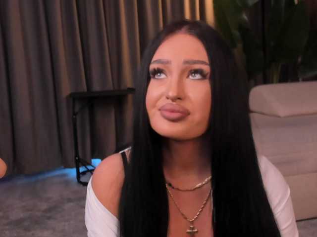 EmeraldKat's BongaCams show and profile