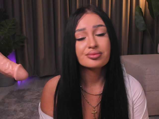 EmeraldKat's BongaCams show and profile