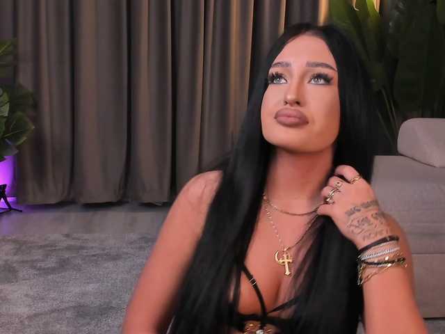 EmeraldKat's BongaCams show and profile