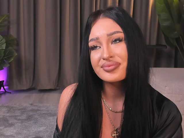 EmeraldKat's BongaCams show and profile