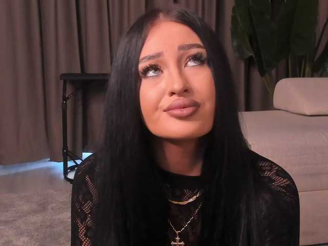 EmeraldKat's BongaCams show and profile