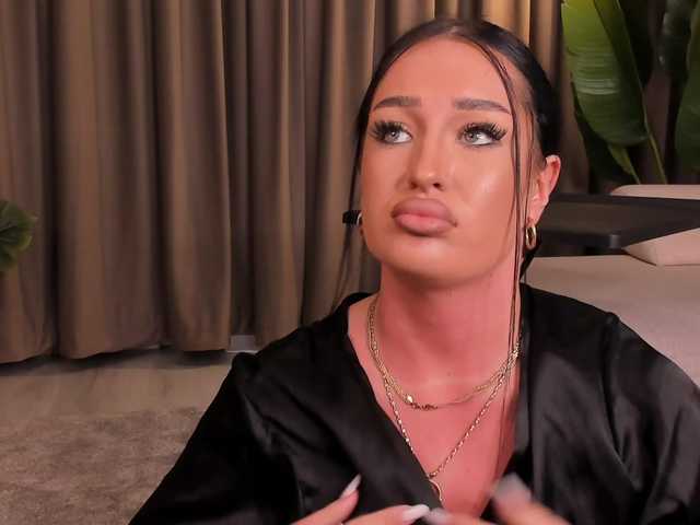 EmeraldKat's BongaCams show and profile