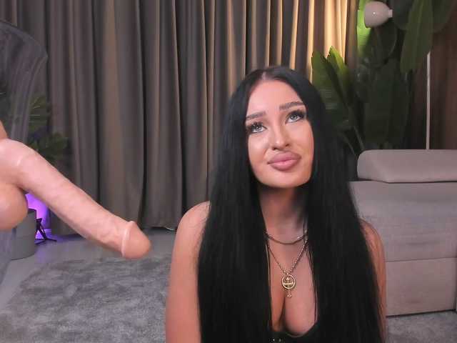 EmeraldKat's BongaCams show and profile