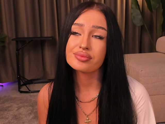 EmeraldKat's BongaCams show and profile