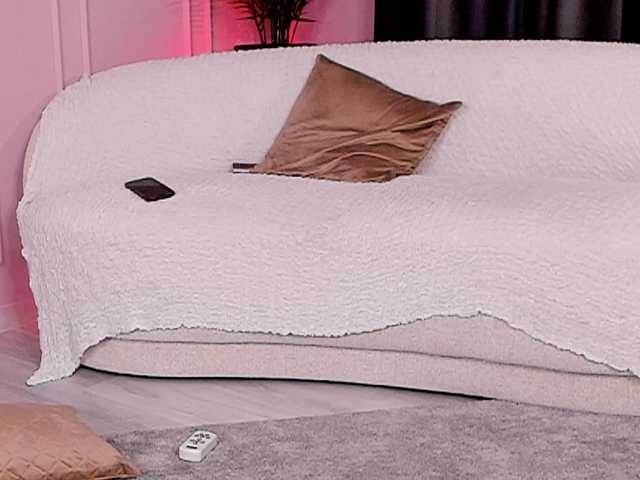 SilverEyesz's BongaCams show and profile